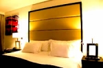 Unas de las habitaciones en el hotel Pestana Chelsea Bridge.