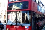 Autob&uacute;s t&iacute;pico de Londres de dos plantas